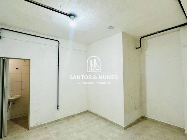 Kitnet para Locação em São Vicente - 3